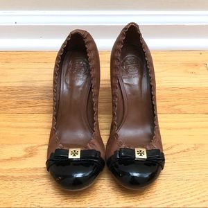 Tory Burch Rome Mid-Heel Pumps. Size 6